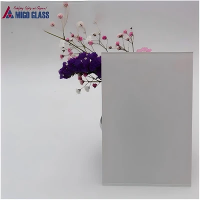 Weiß lackiertes Gewächshausglas